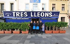 Hotel Tres Leones